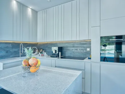 Izdavanje, kuća, 749m², Crvena Glavica, Budva - image 4