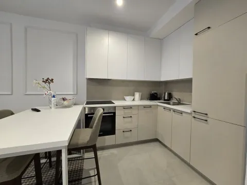 Prodaja, jednosoban stan, 74m², Centar, Budva - image 10