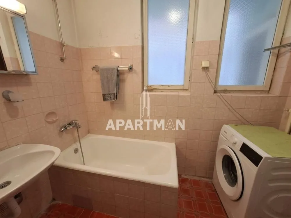 Prodaja, trosoban stan, 69m², Stari Merkator, Novi Beograd Sve Podlokacije