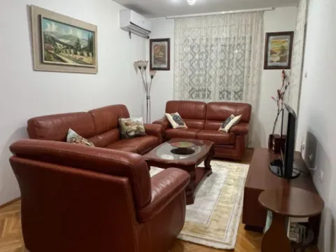 Izdavanje, jednosoban stan, 40m², Blok 9, Podgorica - image 2