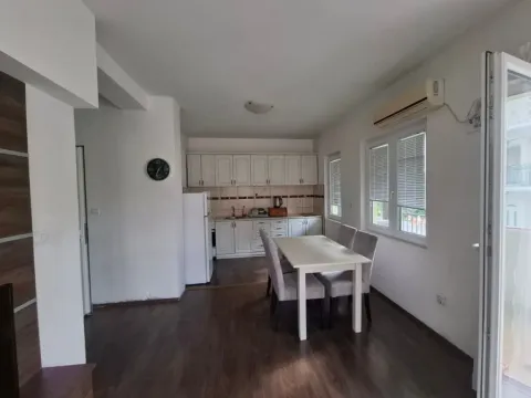 Izdavanje, dvosoban stan, 67m², Škaljari, Kotor - image 9