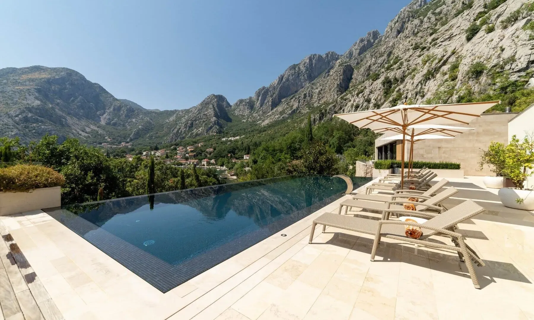 Prodaja, kuća, 526m², Orahovac, Kotor