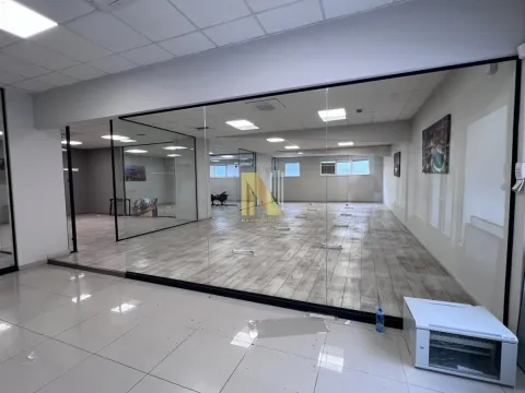 Izdavanje, poslovni prostor, 308m², Centar, Novi Sad - image 3