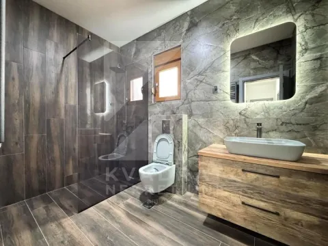 Izdavanje, kuća, 140m², Donja Gorica, Podgorica - image 19