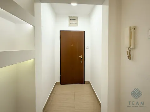 Izdavanje, dvosoban stan, 68m², Stari Aerodrom, Podgorica - image 10