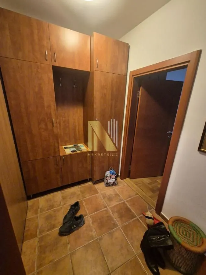 Izdavanje, dvosoban stan, 40m², Grbavica, Novi Sad Sve Podlokacije
