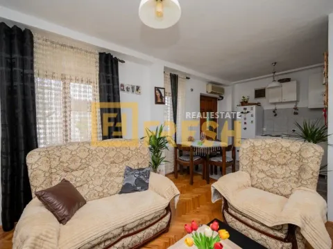 Prodaja, kuća, 348m², Stara Varoš, Podgorica - image 25