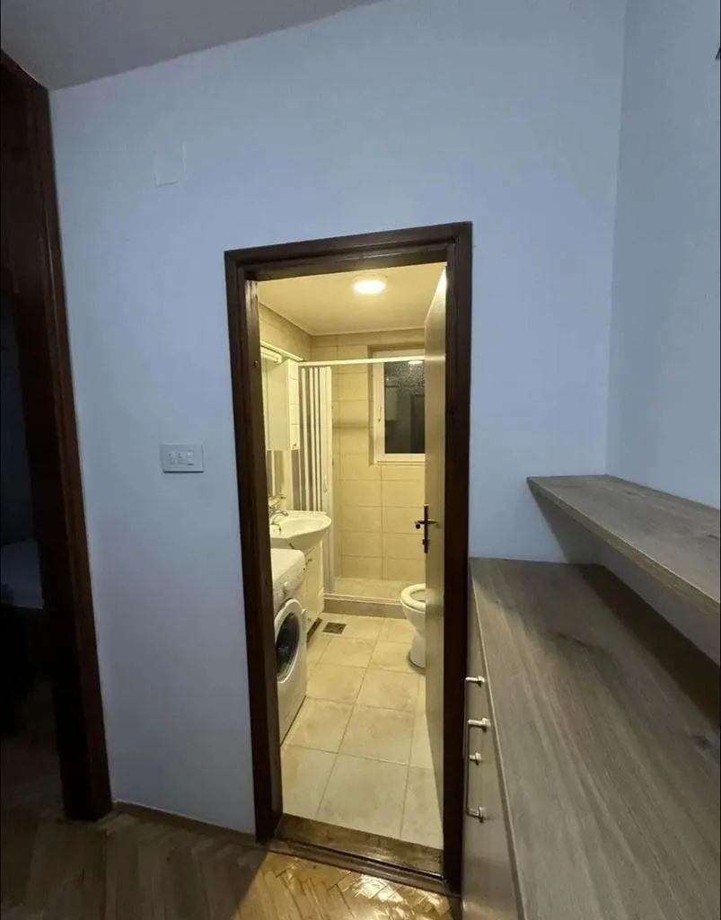 Izdavanje, dvosoban stan, 76m², Stari Aerodrom, Podgorica