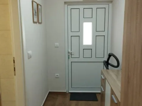 Izdavanje, jednosoban stan, 41m², Pod Kuk, Tivat - image 7