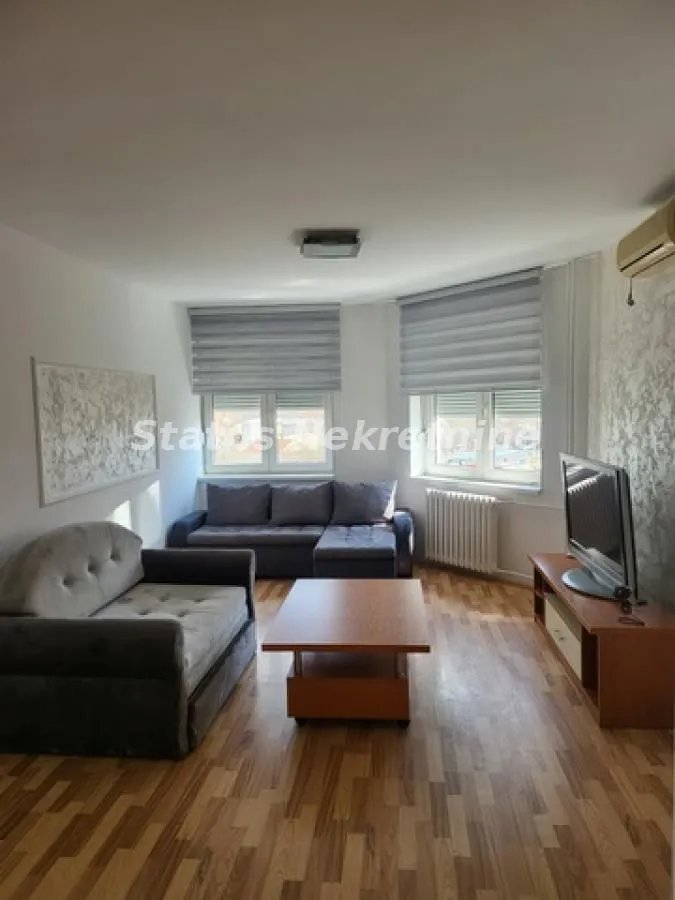 Izdavanje, dvosoban stan, 67m², Bulevar Oslobodjenja, Novi Sad Sve Podlokacije