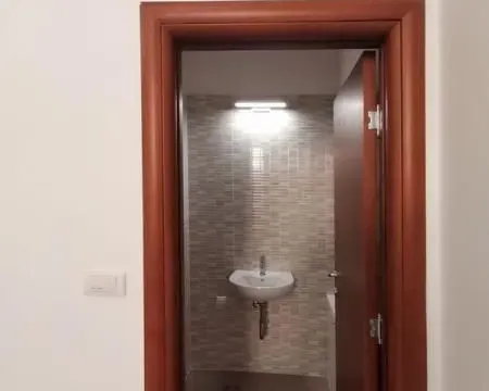 Izdavanje, poslovni prostor, 84m², Kluz, Zvezdara Sve Podlokacije - image 10