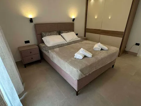 Izdavanje, dvosoban stan, 90m², Seljanovo, Tivat - image 9