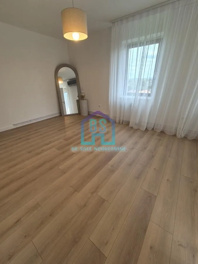 Prodaja, trosoban stan, 74m², Petrovaradin, Novi Sad