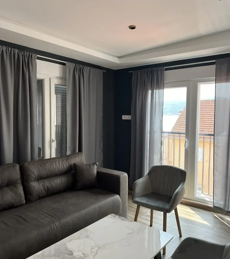 Rent, two bedroom apartment, 80m², Centar, Tivat