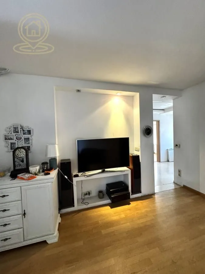 Izdavanje, četvorosoban stan, 110m², Voždovac Sve Podlokacije, Beograd