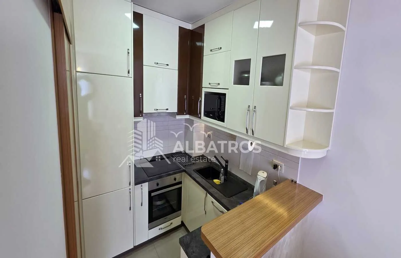 Izdavanje, jednosoban stan, 47m², Centar, Bar