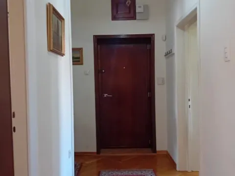 Izdavanje, dvosoban stan, 95m², Centar, Podgorica - image 7