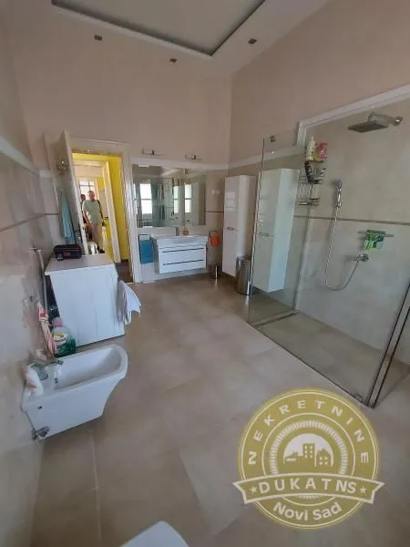 Prodaja, kuća, 187m², Sremska Kamenica, Petrovaradin