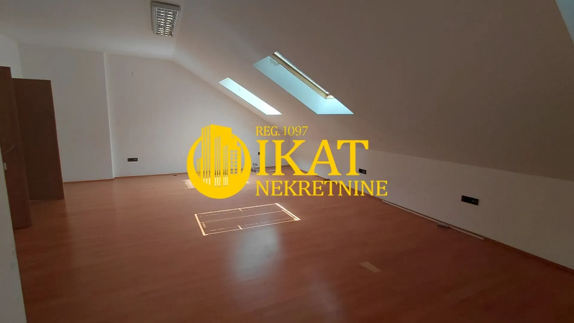 Prodaja, četvorosoban stan, 127m², Stari Grad, Beograd