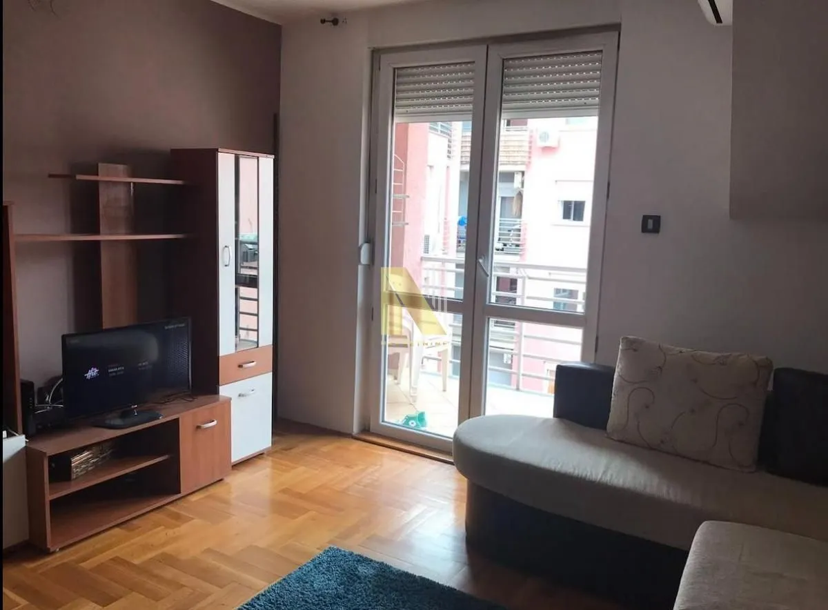 Izdavanje, dvosoban stan, 42m², Podbara, Novi Sad Sve Podlokacije