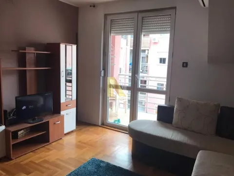 Izdavanje, dvosoban stan, 42m², Podbara, Novi Sad Sve Podlokacije - image 2