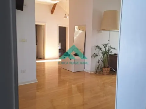 Izdavanje, četvorosoban stan, 110m², Savski Venac, Beograd - image 14