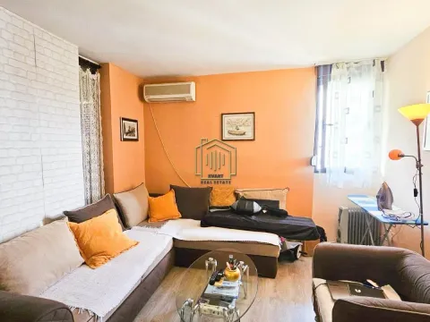 Izdavanje, jednosoban stan, 40m², Blok 5, Podgorica