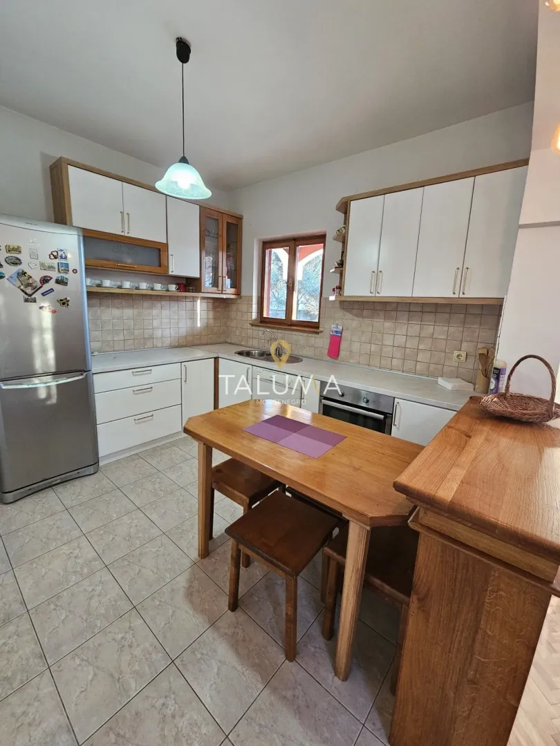 Rent, house, 216m², Dalmatinska ulica, Podgorica