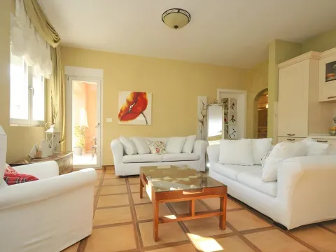 Prodaja, dvosoban stan, 64m², Budva, Crna Gora - image 2