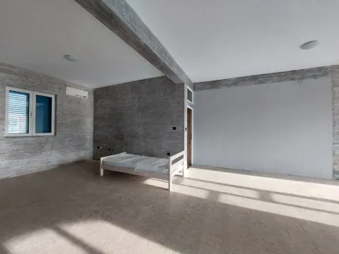 Rent, office space, 50m², Radanovići, Kotor - image 9