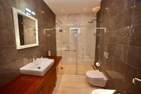 Rent, two bedroom apartment, 148m², Centar, Budva - image 9