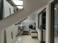 Izdavanje, poslovni prostor, 166m², Vračar Centar, Vračar Sve Podlokacije - image 9