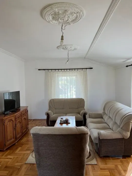 Izdavanje, dvosoban stan, 110m², Gornja Gorica, Podgorica