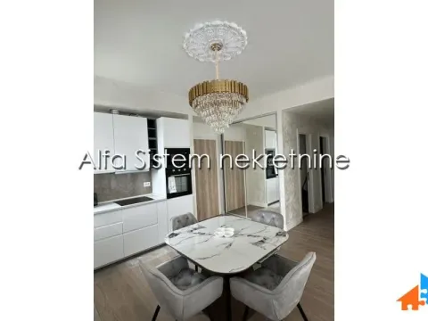 Izdavanje, trosoban stan, 82m², Savski Venac, Beograd - image 10