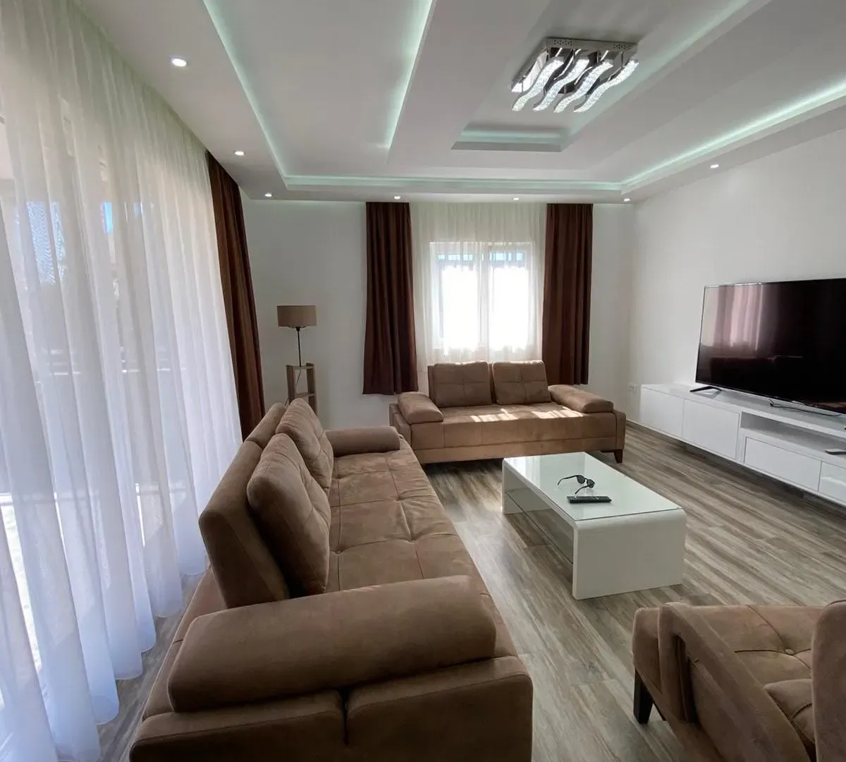 Rent, three bedroom apartment, 115m², Kalimanj, Tivat