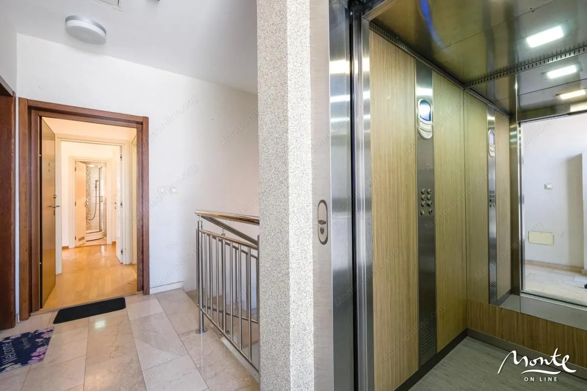 Prodaja, dvosoban stan, 75m², Budva, Crna Gora