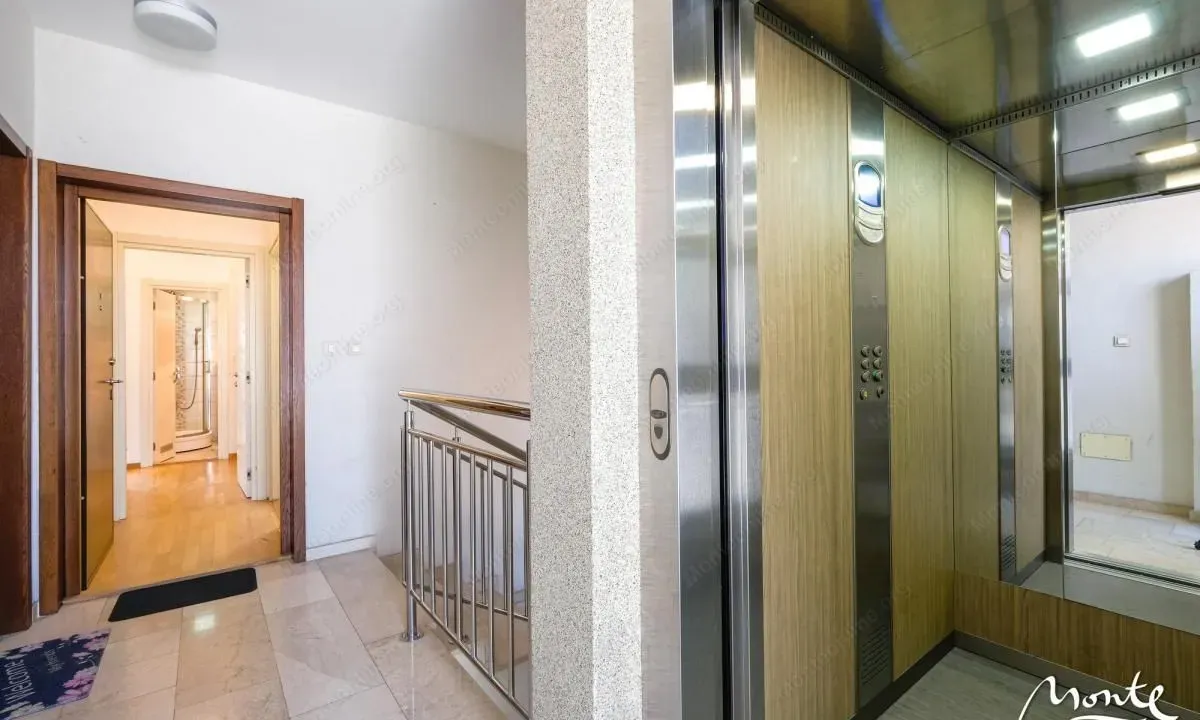 Sale, two bedroom apartment, 75m², Budva, Crna Gora