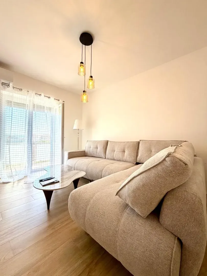 Rent, one bedroom apartment, 55m², Centar, Tivat
