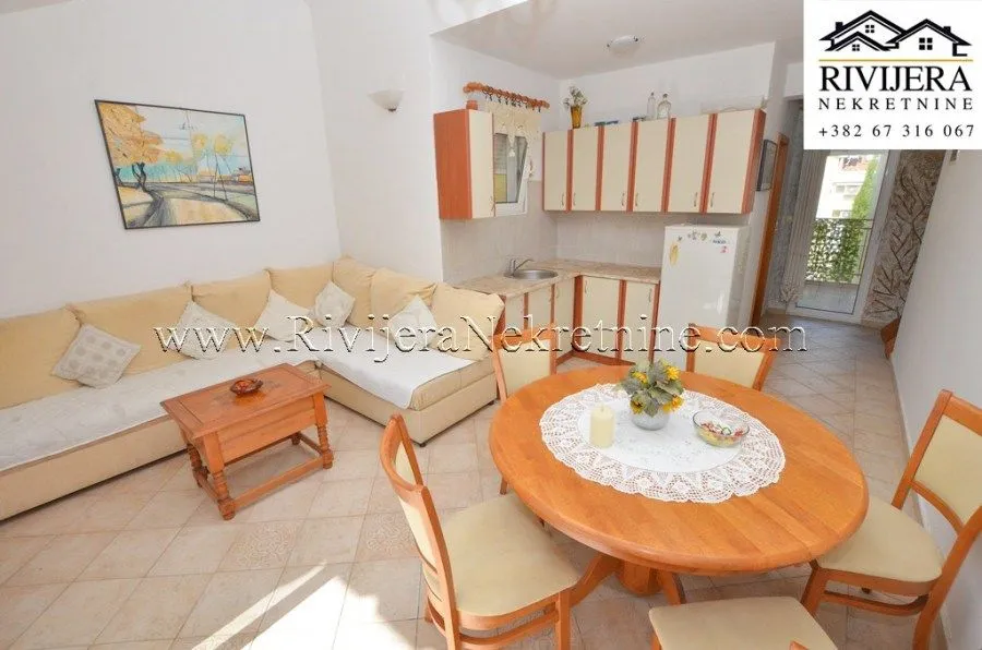 Prodaja, dvosoban stan, 80m², Đenovići, Herceg Novi