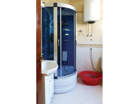 Izdavanje, jednosoban stan, 80m², Topla, Herceg Novi - image 1