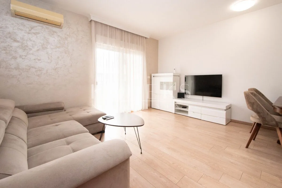 Izdavanje, dvosoban stan, 75m², City Kvart, Podgorica