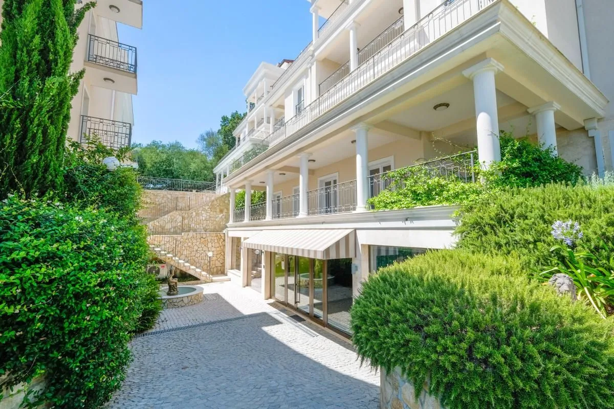 Prodaja, trosoban stan, 166m², Đenovići, Herceg Novi