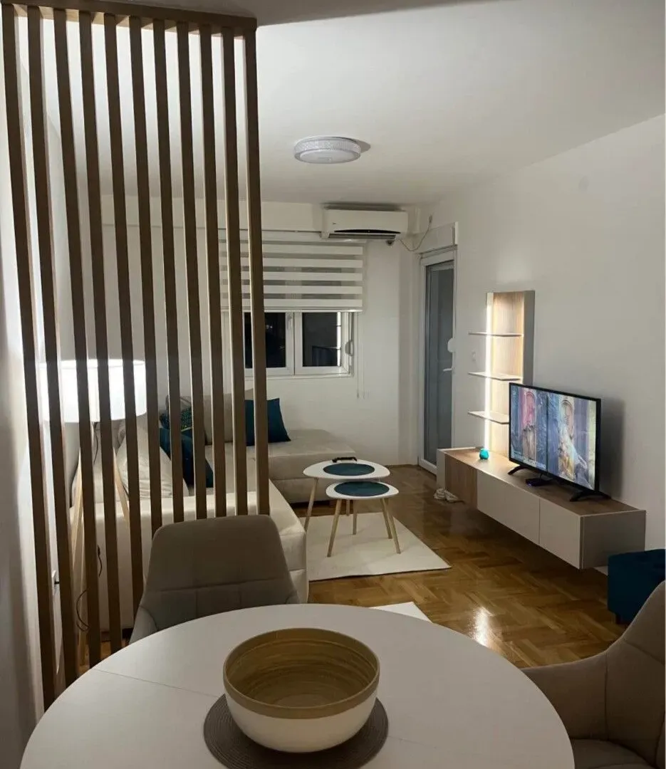 Izdavanje, jednosoban stan, 42m², City Kvart, Podgorica