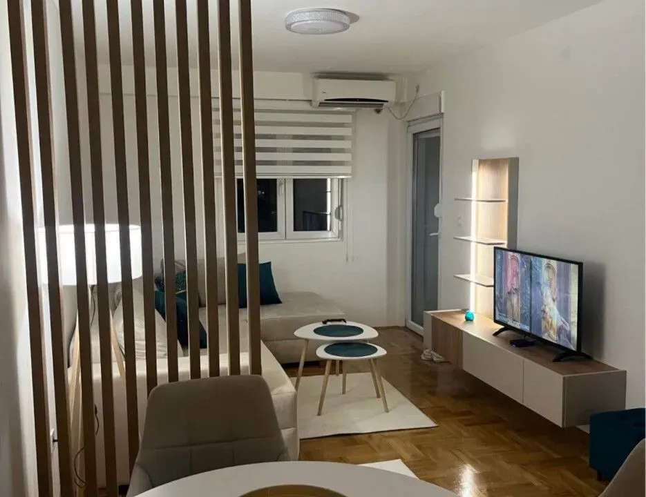 Izdavanje, jednosoban stan, 42m², City Kvart, Podgorica