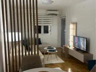 Izdavanje, jednosoban stan, 42m², City Kvart, Podgorica - image 1