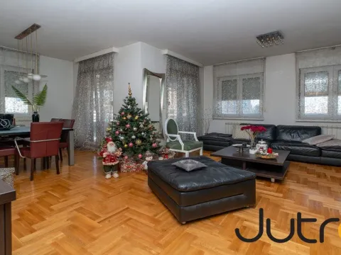 Prodaja, trosoban stan, 164m², Podgorica, Crna Gora