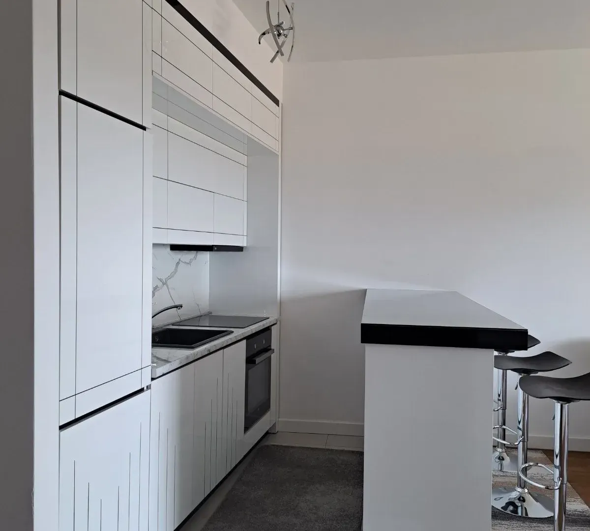 Izdavanje, jednosoban stan, 62m², Soho City, Bar