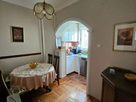 Izdavanje, dvosoban stan, 70m², Centar, Podgorica - image 4