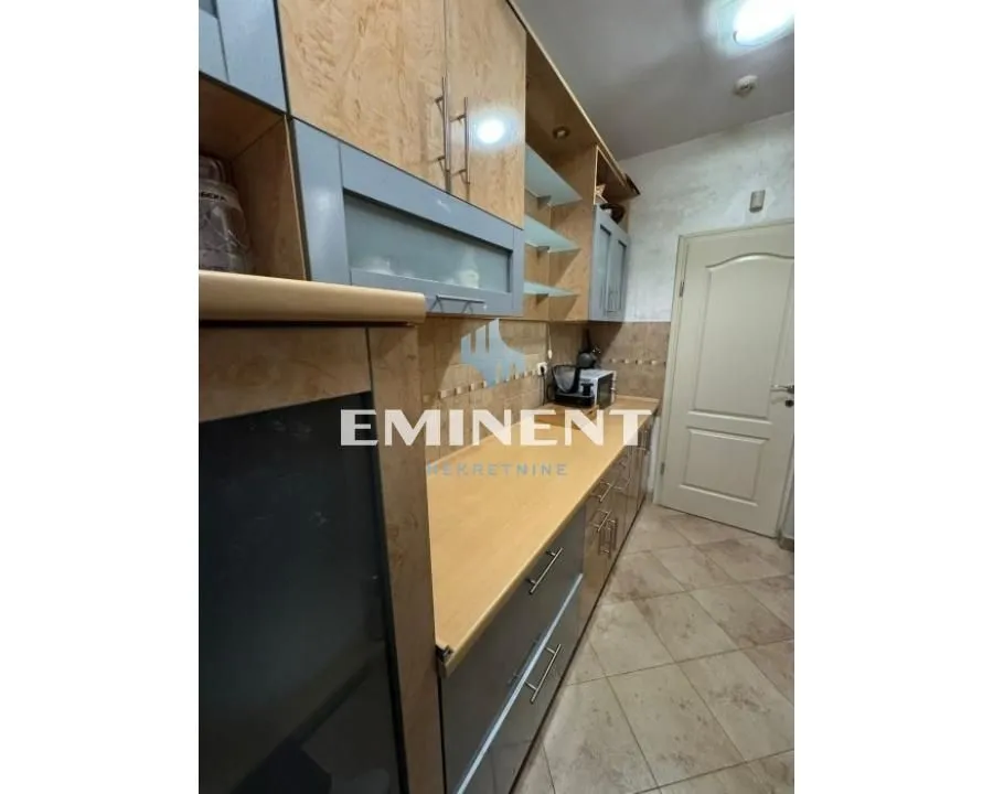 Izdavanje, trosoban stan, 73m², Voždovac Sve Podlokacije, Beograd
