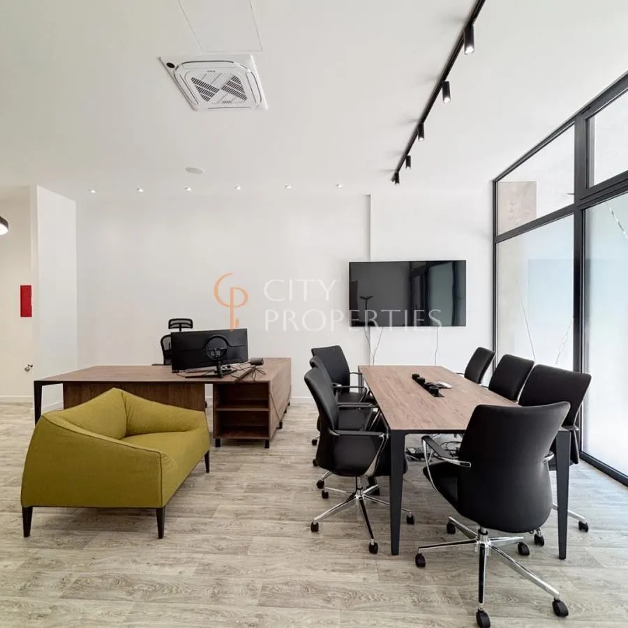 Rent, office space, 121m², Master Kvart, Podgorica